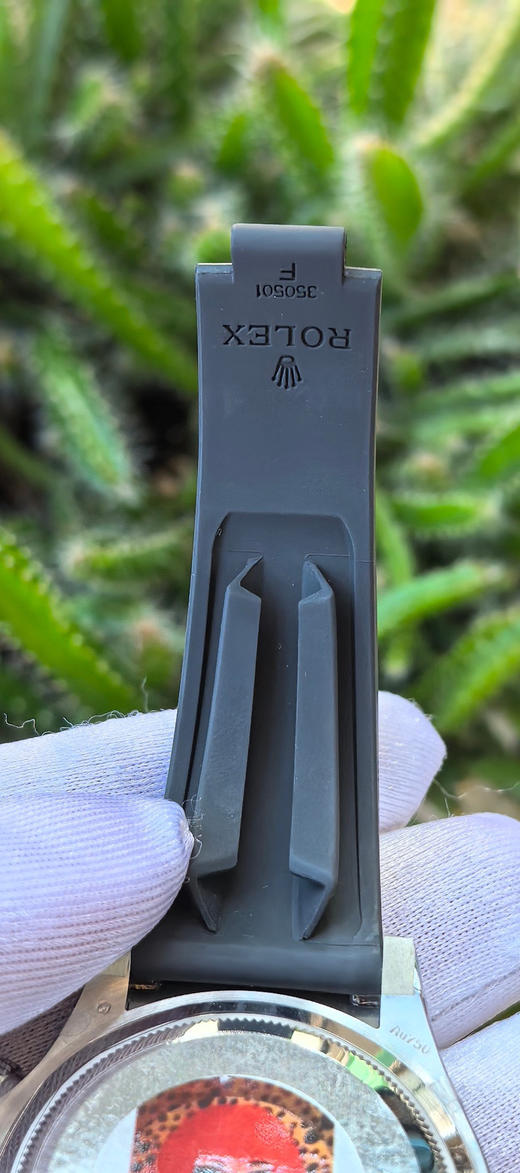 c厂126519白金水泥灰灰迪🔥🔥🔥Clean 2024灰迪 4131机芯 采用完全进口的904不锈钢
其他部分 字钉 夜光 做的也很好/ps:上面有讲到真品4131以后指针的管头更改为圆柱形❕ 商品图7