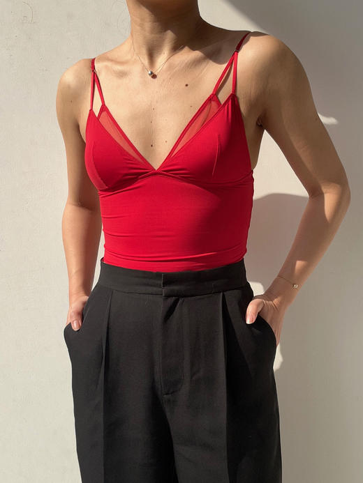 LOAM｜重塑 环保网纱长吊带上衣  [ 水光白 / 烟熏黑 / 象牙肤 / 晴空蓝 / 浓咖棕 ] 商品图5