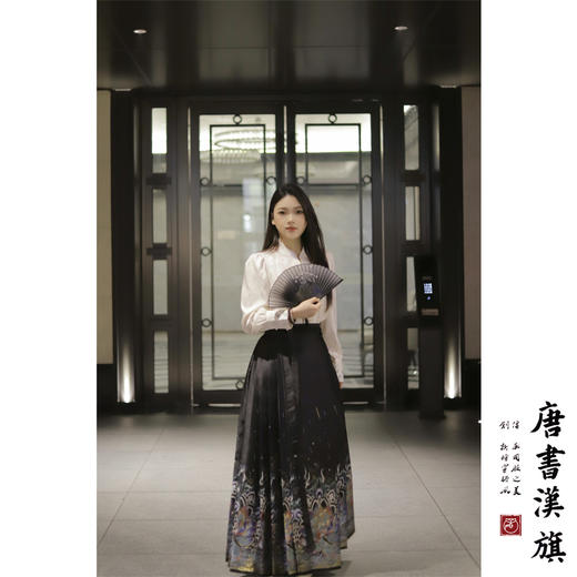 【菩萨蛮·墨莲】黑色织金妆花灿烂金莲国风马面裙 商品图3