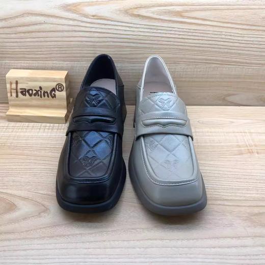 豪行春季新款时尚软底真皮粗跟方头乐福鞋女单鞋24112503 商品图3