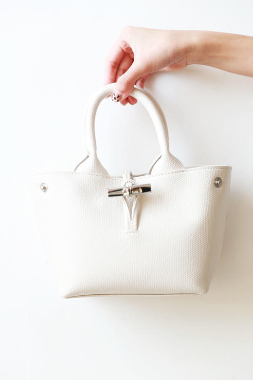 女神竹节扣包一枚，出口法国。盐田港渠道の牛皮革单肩包A122886 商品图4