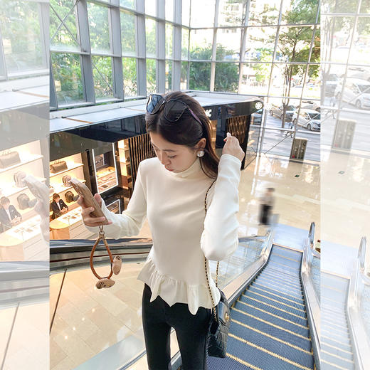 【99元任选2件】新品现货秒杀！卖完下架不再补 ！微信粉丝打折价！！ 2色下摆花边高领T恤打底衫 商品图11