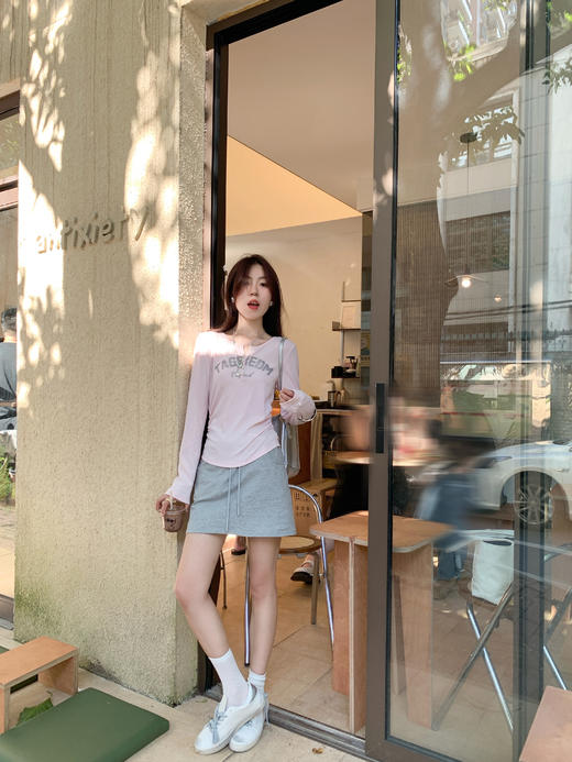 <曾小咸推荐>微信粉丝秒杀专场 仅此今天 活动结束下架【解锁甜酷】2色字母印花打底衫 日常119.99/件 立减60 秒杀59.99/件！！ 商品图2