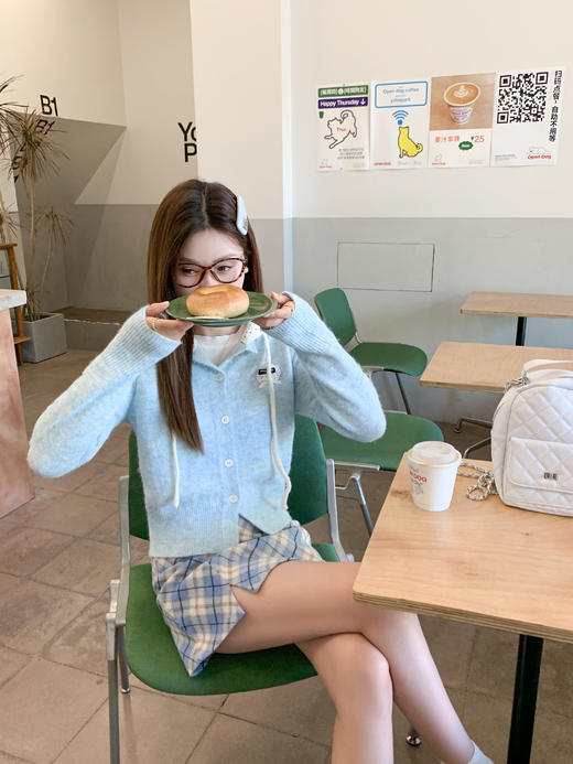 <曾小咸推荐>气质甜美baby蓝连帽短款毛衣开衫 商品图5