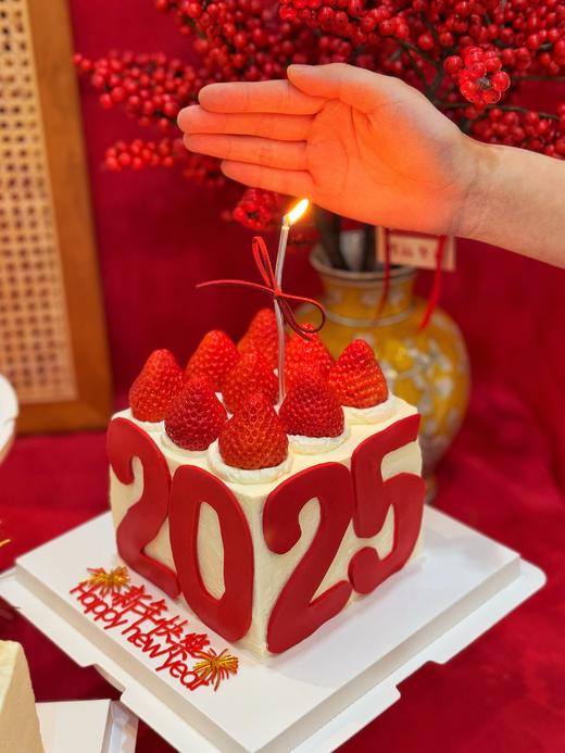 点亮2025·方形草莓奶油蛋糕 商品图0