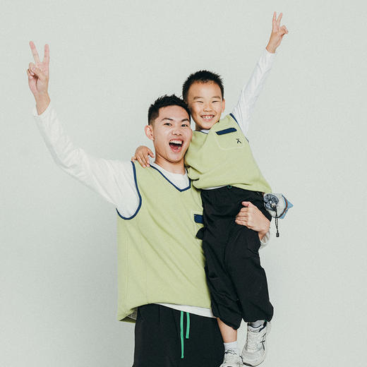 【品牌直发-成人秒杀】ACMEITEM爱棵米 户外亲子摇粒绒休闲背心柔软宽松撞色马甲男女GAF3160365G 商品图0