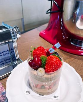 “莓”满吉“厘” · MINI奶糕