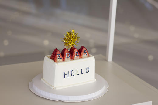 新年特别款草莓蛋糕 商品图0