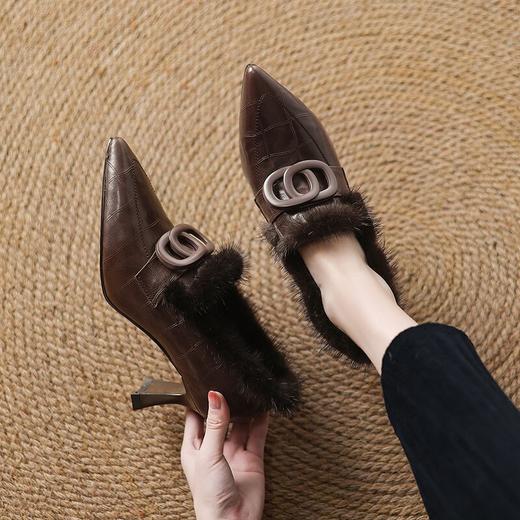 【预售5天】气质尖头粗跟深口单鞋，领口毛毛鞋时尚压花牛皮貂毛一脚蹬小皮鞋HCYYHD&5721 商品图4