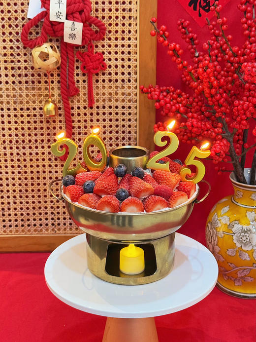 新年限定 红火2025🔥火锅盆装草莓奶油蛋糕（赠送2025蜡烛一套、蜡烛灯一个） 商品图4