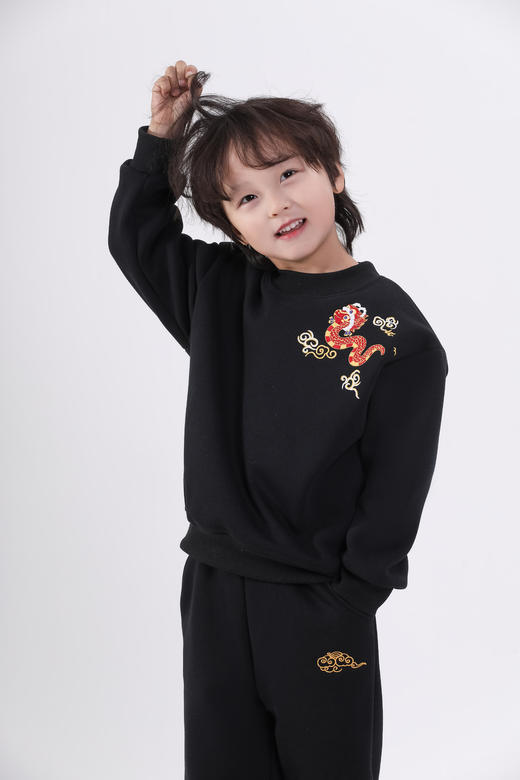 🐍蛇年生肖年服倒计时啦❗️🔥宝贝的新年卫衣来添好运【RARMOELL拉慕儿蛇年生肖年服】❗️ 每年一到冬季就莫名的喜欢红色💕，大概是新年的氛围到这了 红红火火 商品图1