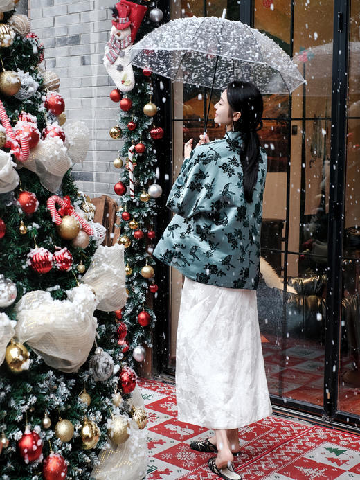 盛唐牡丹| 绿矾色蝶恋花纹漳缎外套 商品图8