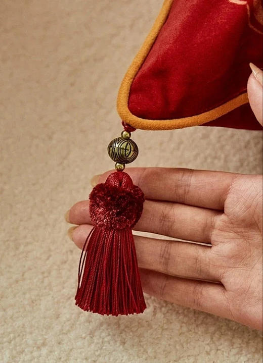 年年有“鱼”🧨全网销量top新中式抱枕 新年抱枕 | 坐墩 |腰枕合集来袭🧨氛围感超强 妥妥的新年必备🧧喜气🐲一秒吸福和富！ 现货库存很少🧨 带回家过有仪式感的中国年 商品图9