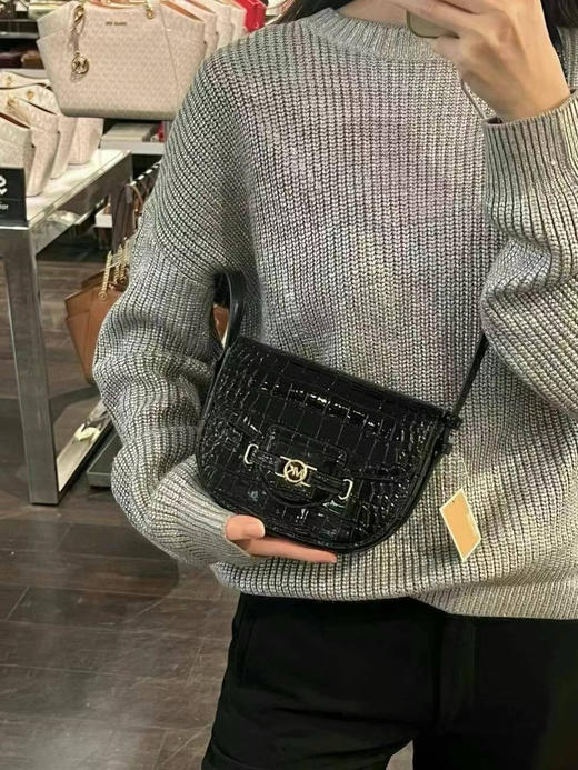 💰699美国直邮Mk Reed系列马鞍包小猪包，鳄鱼纹亮面材质，容量非常🉑，超级轻便，四个颜色🉑选，20*14*5cm 商品图4