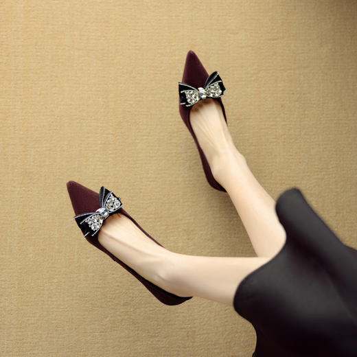 【预售5天】2025经典法式高跟鞋女尖头细跟浅口百搭蝴蝶结水钻单鞋DB&M6131 商品图0