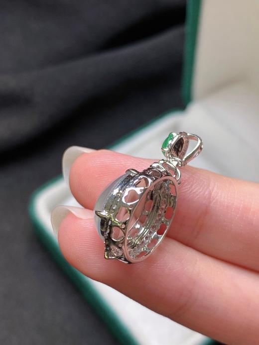 蛋面翡翠吊坠 商品图4