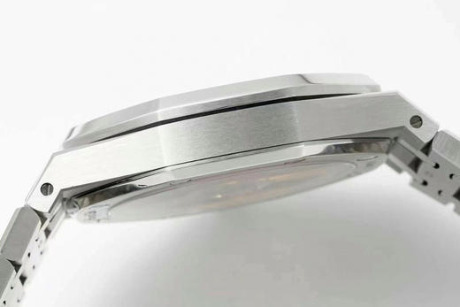 APS 工厂 AP 联名 kaws 的爱彼15500复刻手表一比一手表N厂C厂ZF厂VS厂AR厂BBR厂PPF厂AZ厂JF厂MKS厂TW厂EW厂AF厂V6厂OR厂OM厂3K厂XF厂CLEAN厂NOOB 商品图8