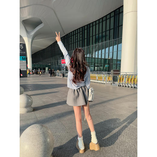 清仓捡漏 LINCHAOZHANG 【伯克利校花】LH240132 针织开衫LQ240402 伞摆半裙 商品图2