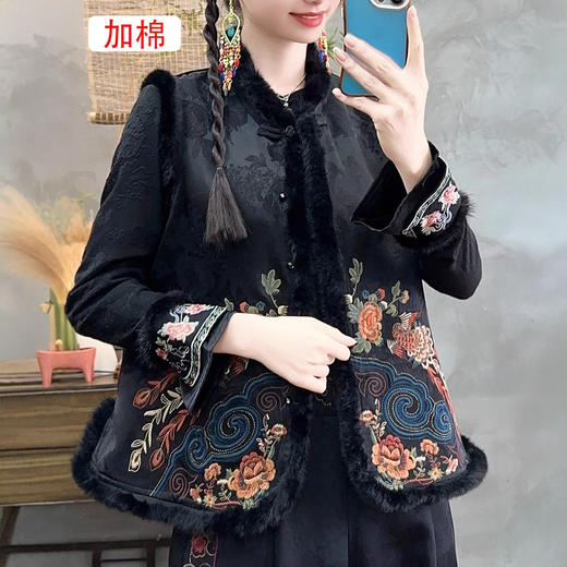 TY527重工刺绣缎面马甲2024冬季复古风绒边绗棉里马夹女士中式坎肩黑色 商品图3