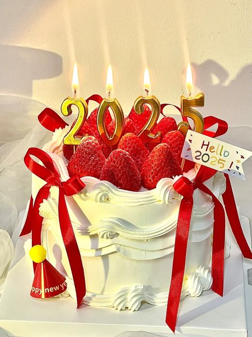 【2025新年蛋糕】复古草莓新年祝福蛋糕F款 商品图0