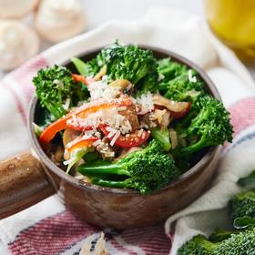 初榨橄榄油炒青花笋 Pan-Fried Broccolini with EVOO