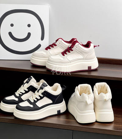 【英国Nudilor高帮加绒休闲板鞋】经典款!加绒内里，上脚保暖舒适 轻质橡胶大底!轻盈!耐磨防滑 跟高5cm，超舒适、包裹性好、修腿型、超显腿瘦 三色可选，黑/红/白，35-40码数可选 商品图0