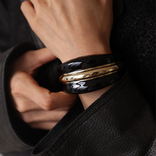 【蓝盈莹、孟慧圆同款】Art Nouveau新艺术时期 | 奥斯黑色珐琅手镯 商品图1