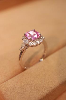 2.04ct刻面粉蓝宝戒指