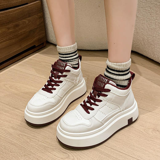 【英国Nudilor高帮加绒休闲板鞋】经典款!加绒内里，上脚保暖舒适 轻质橡胶大底!轻盈!耐磨防滑 跟高5cm，超舒适、包裹性好、修腿型、超显腿瘦 三色可选，黑/红/白，35-40码数可选 商品图4