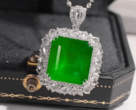 11.35ct刻面祖母绿吊坠 商品图1