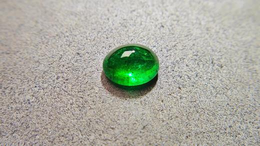 3.72ct蛋面祖母绿裸石 商品图2