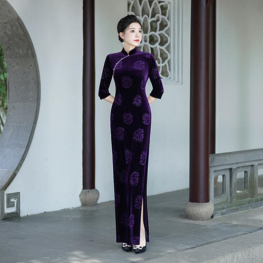 中国风长款优雅修身宴会主持走秀丝绒旗袍 LMQ9-11 商品图2