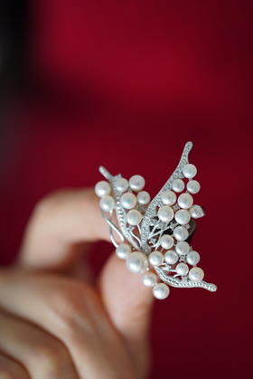 珍珠胸花「蝶舞」