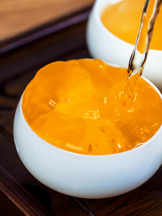 【熊猫普洱青饼】2016年头春云南易武拼配普洱茶生茶收藏品饮价值均一流 357克/饼 拍5发6拍20发25 商品图7