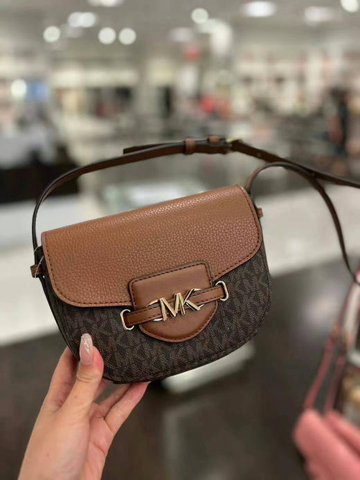 ¥699🉐🇺🇸直邮 MK Reed系列马鞍包小猪包，🔥🔥罗意威即视感‼️🉑️单肩🉑️斜挎～非常实用的小挎包 商品图0