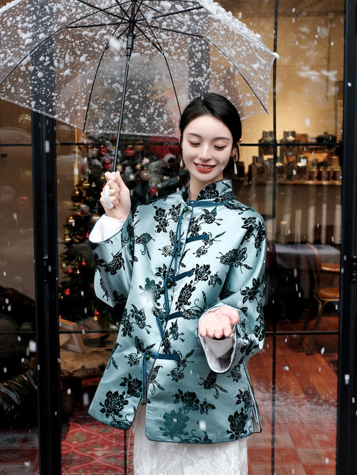 盛唐牡丹| 绿矾色蝶恋花纹漳缎外套 商品图0