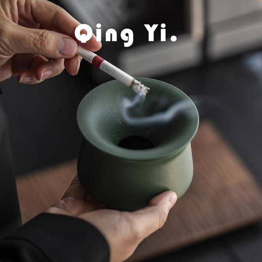 RW 简约带盖防风烟灰缸 小众高级感陶瓷办公室家用防灰飞烟缸 商品图1