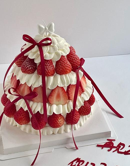 蝴蝶结草莓树蛋糕 | 昔果 商品图0