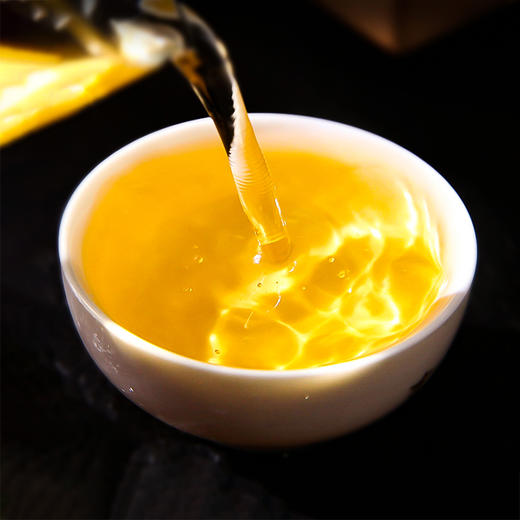 吉顺号普洱茶实惠口粮茶普洱生茶饼100克*7饼拍下发整提700克 商品图3