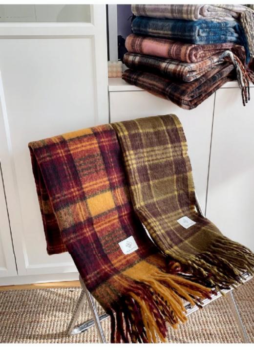 😍【美拉德格纹围巾】✨姐妹们，🍂秋冬的氛围感🉑少不了一条绝美围巾加持呀🧣！ 今天给大家挖到一款宝藏 💗—— 美拉德格纹围巾，颜值🍃、质感双双在线，一整个爱住。🔥 商品图0