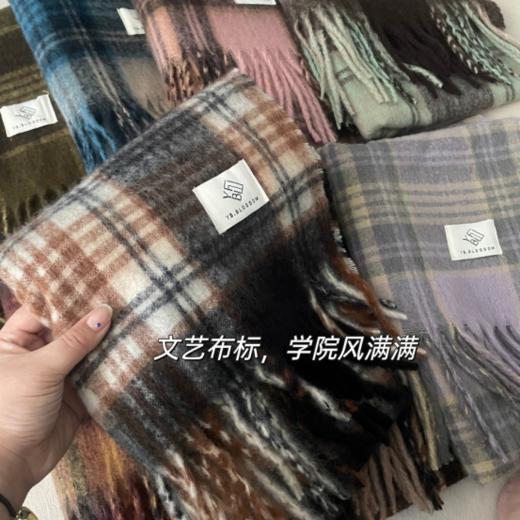 😍【美拉德格纹围巾】✨姐妹们，🍂秋冬的氛围感🉑少不了一条绝美围巾加持呀🧣！ 今天给大家挖到一款宝藏 💗—— 美拉德格纹围巾，颜值🍃、质感双双在线，一整个爱住。🔥 商品图1