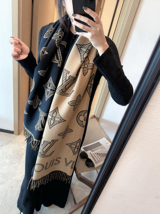 秋冬特惠💰150 LV围巾 女神及日常都非常好搭配的款 商品图1