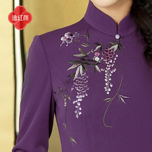 上海逸红颜婉风2025年冬季新款弹力针织连衣裙女书卷文艺风日常款 商品图3