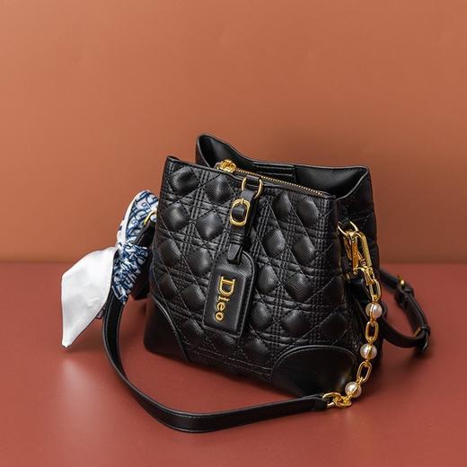 欧美菱格大容量斜挎包包2024新款时尚流行高品质女士手提水桶包包 商品图3
