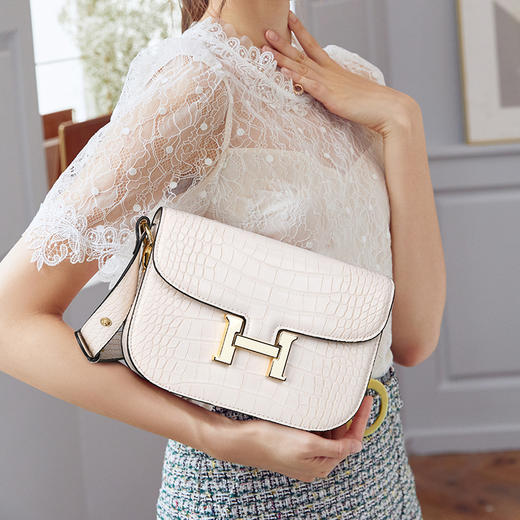 LS/路易施瓦布斜挎女包大气H扣小方包 商品图4