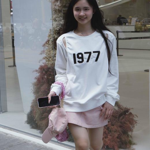 顺丰包邮15130洛诗琳2025春季设计感慵懒风漏肩圆领卫衣女163818 商品图0