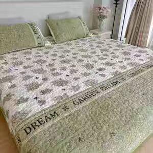 4F 艾莱依棉绸牛奶绒床盖 商品图0