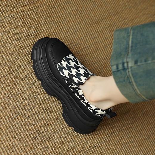 【预售5天】复古典雅轻熟百搭拼色松糕厚底单鞋新款简约通勤舒适乐福鞋女TYMXY&1723 商品图1