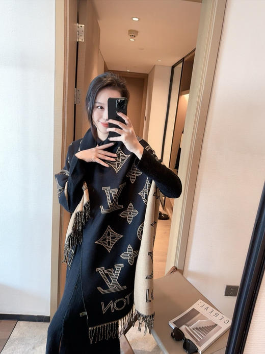 秋冬特惠💰150 LV围巾 女神及日常都非常好搭配的款 商品图0