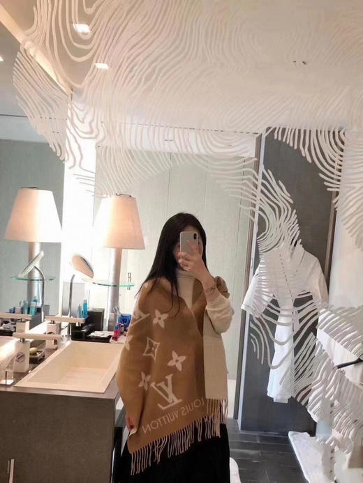 秋冬特惠💰150 LV围巾 高端围巾披肩 经典四叶草图案 商品图5